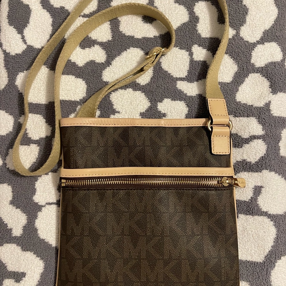 Micheal Kors Crossbody